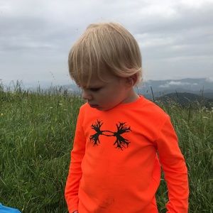 Underarmour all seasons gear in 3T long sleeve